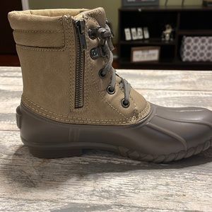 Nautica Duck Boots, size 6. New in box.